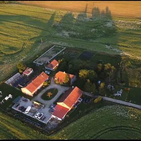 Folwark Malinowy Chrusniak Villa Bisztynek Eksteriør billede