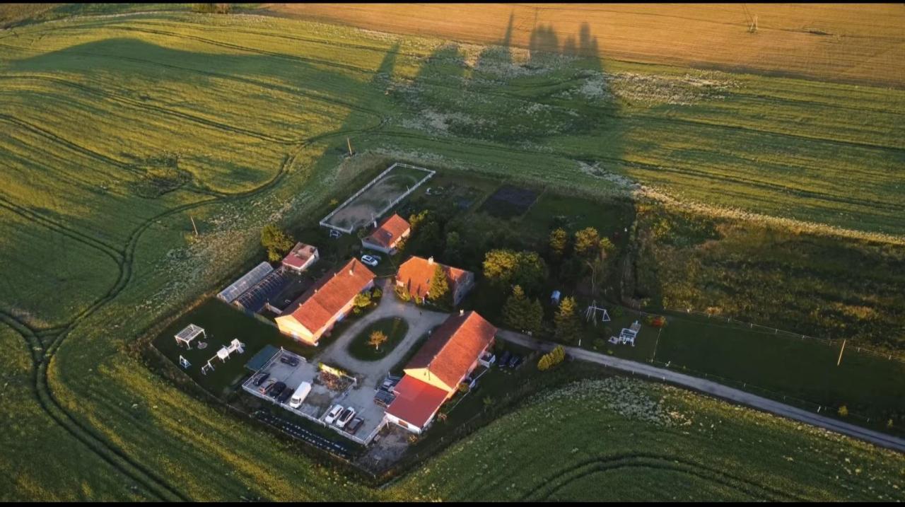 Folwark Malinowy Chrusniak Villa Bisztynek Eksteriør billede
